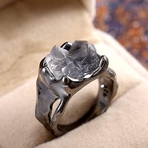 Irregular Natural Raw Stone Ring White Transparent Gemstones Crystal Incision Black Silver Polishing Jewelry for Women Men Ring in Kuwait