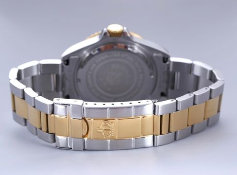 Mens Luxury Watches Rotatable Bezel Sapphire Glass Luminous Hand Quartz Silver Tone Stainless Steel Watch in Saudi Arabia