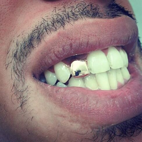 EXCEART 2PCS Single Teeth Grillz Real Single Tooth Grillz Grills Cap for Teeth Men Hip Hop (Silver) in Saudi Arabia