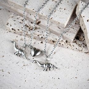2Pcs Handmade Magnetic Love Heart Dinosaur Couple Matching Pendant Necklace Set for Women Men Boy Girl Teen FriendAdjustable Mutual Attraction Animal Necklace Friendship BFF Jewelry Gift