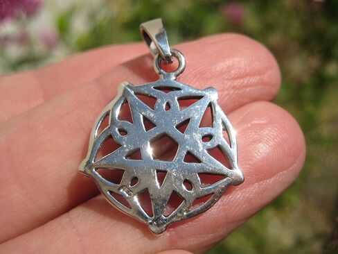 925 Sterling Silver Wicca Inverted Pentagram Pendant Necklace A40 in Saudi Arabia