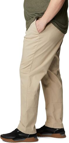 Columbia Men's Pacific Ridge Chino in Saudi Arabia