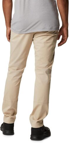 Columbia Men's Pacific Ridge Chino in Saudi Arabia