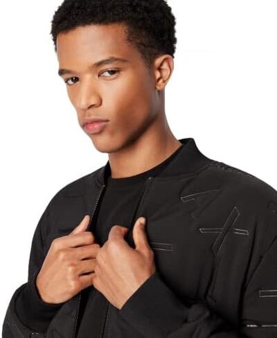 سترة منفوخة مبطنة تحمل شعار A|X ARMANI EXCHANGE للرجال in Kuwait