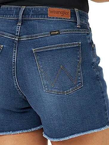 شورت جينز قصير للنساء من Wrangler مقاس 4 بوصات Fray Jean in Saudi Arabia