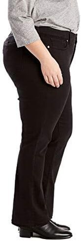 بنطلون جينز كلاسيكي مستقيم للسيدات من Levi's (قياسي وإضافي) in Kuwait