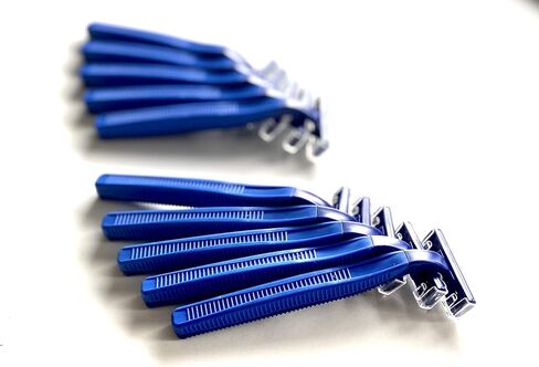 200 Box of Razor Blades Premium Disposable Stainless Steel Hospitality Quality Shavers High End Twin Blade Razors for Men and Women with Aloe Vera Lubrication Strip in Saudi Arabia