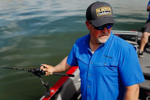 Whitewater Lightweight Moisture Wicking Short Sleeve Shirt with UPF 50 in Kuwait