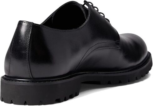 ستيف مادن تيتوس in Kuwait