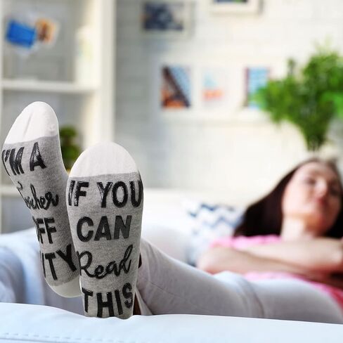 4 أزواج إذا كنت تستطيع قراءة هذا أنا معلم قبالة واجبات مضحكة جوارب الجدة المعلم لعيد الميلاد عيد الميلاد in Kuwait