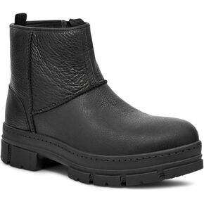UGG حذاء كلاسيكي سهل الارتداء للرجال من سكاي فيو in Kuwait