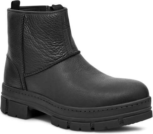 UGG حذاء كلاسيكي سهل الارتداء للرجال من سكاي فيو in Kuwait