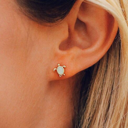 Pura Vida Gold or Silver Sea Turtle Stud Earrings - Sterling Silver, 1 Pair in Kuwait