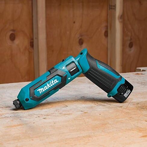 Makita TD022DSE 7.2V Lithium-Ion Cordless 1/4" Hex Impact Driver Kit in Saudi Arabia