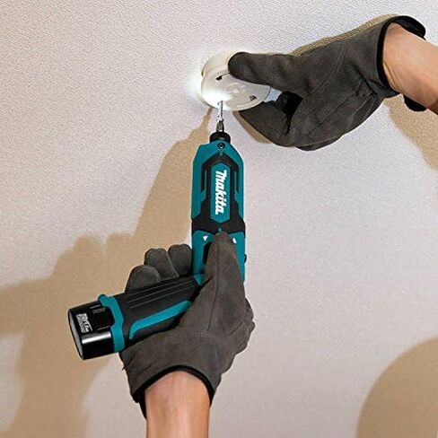 Makita TD022DSE 7.2V Lithium-Ion Cordless 1/4" Hex Impact Driver Kit in Saudi Arabia