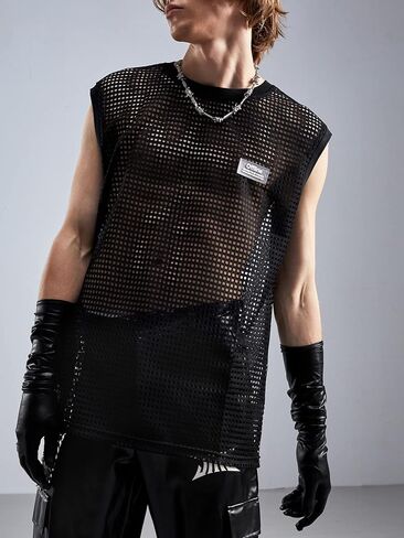 قميص WDIRARA رجالي من شبكة صيد السمك ذو شبكة شفافة ورقبة دائرية بدون أكمام شفاف من خلال Goth Tank Top in Kuwait