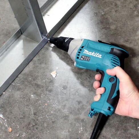 Makita FS2500 2,500 RPM Screwdriver in Saudi Arabia