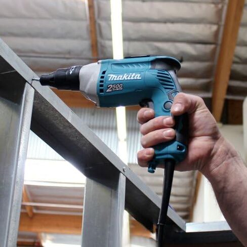 Makita FS2500 2,500 RPM Screwdriver in Saudi Arabia