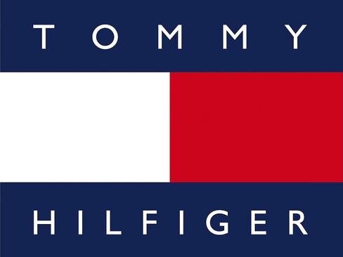 Tommy Hilfiger Men’s Athletic Socks – Cushion Crew Socks, Zipper Travel Bag (3 Pack) in Saudi Arabia