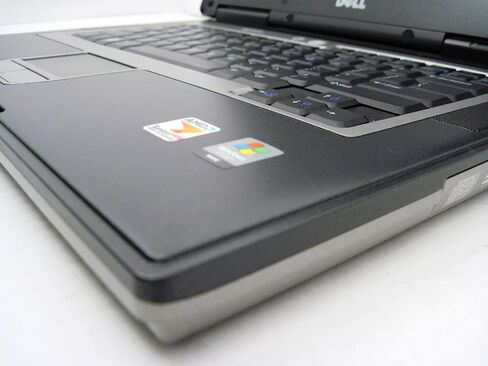 كمبيوتر محمول Dell Latitude D531 مزود بوحدة معالجة مركزية ثنائية النواة بسرعة 1.8 جيجا هرتز، وذاكرة وصول عشوائي سعتها 2 جيجا بايت، ومحرك أقراص ثابت سعة 80 جيجا بايت، ومحرك أقراص DVD/CDRW الضوئي، وواي فاي مدمج، ونظام التشغيل Windows Vista Business in Saudi Arabia