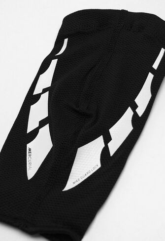 NIKE Guard Lock Elite Sleeves – Football Shin Guards in Saudi Arabia