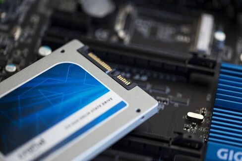 [OLD MODEL] Crucial MX100 512 GB SATA 2.5-Inch 7mm Internal Solid State Drive CT512MX100SSD1 in Kuwait