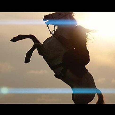 SIRUI 75mm F1.8 1.33X APS-C Anamorphic Lens for EF-M Mount, Blue Flare in Saudi Arabia
