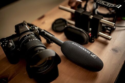 Sennheiser Pro Audio Sennheiser Professional MKE 200 + Mobile Kit, Directional On-Camera Microphone with Smartphone Clamp & Manfrotto PIXI Mini Tripod, 509256, Black in Saudi Arabia