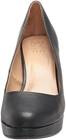 Naturalizer Women's Berlin Pump in Saudi Arabia