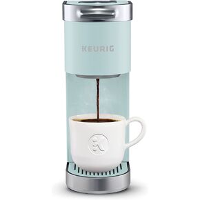 ماكينة صنع القهوة Keurig K-Mini Plus، ماكينة تحضير القهوة ذات الخدمة الفردية K-Cup، من 6 إلى 12 أونصة. حجم الشراب، يخزن ما يصل إلى 9 كبسولات K-Cup، أخضر ضبابي (متجدد) in Kuwait