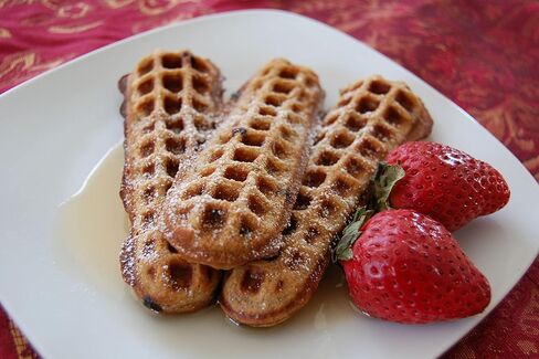 NordicWare 15040 Cast Aluminum Stovetop Belgium Waffle Iron in Kuwait