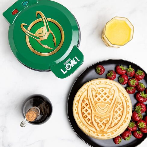 Uncanny Brands Marvel Loki Waffle Maker - خوذة Loki على الفطائر الخاصة بك - مكواة الوافل in Kuwait
