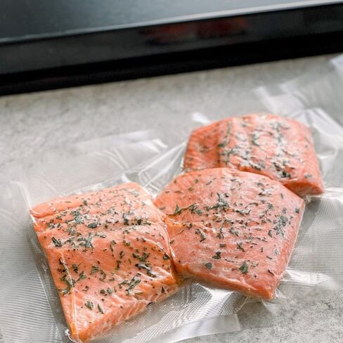 أكياس فراغ السدادة للأغذية| 50 كيسًا من أكياس المكنسة الكهربائية المقطعة مسبقًا للطهي بالفيديو | أكياس تخزين مقاس 8 × 12 بوصة لـ GERYON وجميع أدوات منع تسرب الهواء | درجة تجارية، خالية من البيسفينول أ، شديدة التحمل، رائعة لتخزين العطلات، وإعداد الوجبات in Kuwait