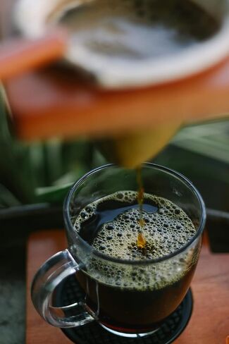PLINC Chorreador - Pour-over coffee dripper (Natural Wood) in Saudi Arabia