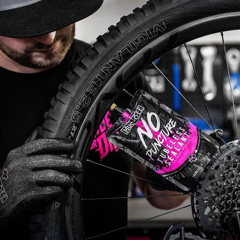 Muc Off مانع للتسرب بدون متاعب للثقب - مانع تسرب متطور لإطارات الدراجة مع صبغة تتبع للأشعة فوق البنفسجية التي تغلق الشقوق والثقوب حتى 6 مم in Kuwait
