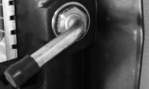 TYC 2428 Toyota 1-الصف البلاستيك استبدال المبرد in Kuwait