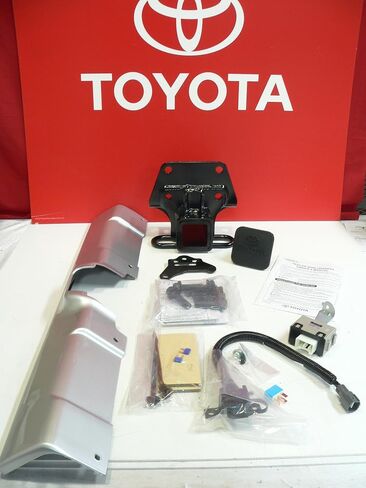 Oem Toyota Fj Cruiser Hitch and Harness Kit in Saudi Arabia