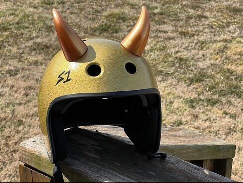 Helmet Flair® MagNeatOhz™ Large Devil Horns for Helmet | Made in USA | Helmet Accessory for Motorcycle Helmet, Bike Helmet, Ski Helmet | Magnetic & Interchangeable | Pair (Helmet Not Included) in Kuwait