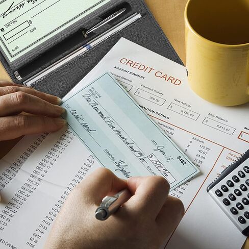 غطاء دفتر الشيكات الجلدي من Sanlykate للرجال والنساء، حامل بطاقات حافظة دفتر الشيكات RFID مع مقسم مجاني، تسجيل قياسي للشيكات المكررة مع إدراج القلم، صليب أسود in Kuwait