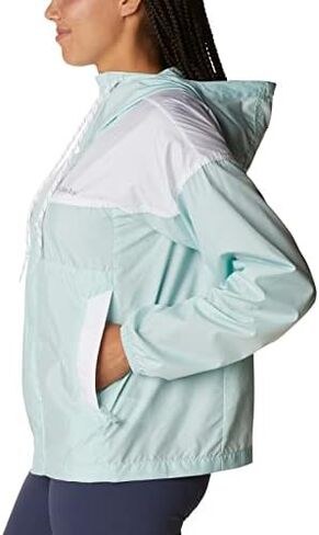 Columbia Women's Flash Challenger Windbreaker in Saudi Arabia