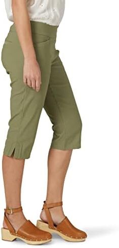 Lee Women's Petite Sculpting Mid-Rise Pull-on Vent Hem Skimmer Pant in Saudi Arabia
