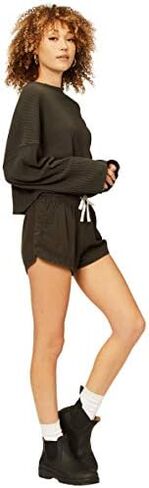 Billabong Women’s Road Trippin Short in Kuwait