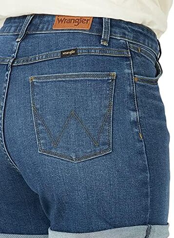 شورت جينز ملفوف للسيدات من Wrangler مقاس 4 بوصات in Kuwait