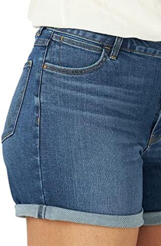 شورت جينز ملفوف للسيدات من Wrangler مقاس 4 بوصات in Kuwait
