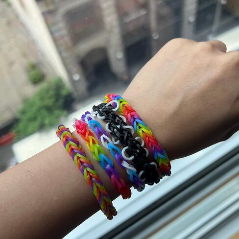 مجموعة أدوات صنع الأساور الأصلية Rainbow Loom®، الحائزة على 4 جوائز TOTY، تصنع ما يصل إلى 24 سوارًا، حرفة مثالية للأولاد والبنات بعمر 7 سنوات فما فوق in Kuwait