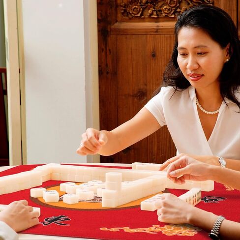 Yellow Mountain Imports Table Cover for Mahjong, Poker, Card Games, Board Games, Tile Game, and Dominoes - 31.1 Inches - Roll-up Gaming Mat with Carrying Bag in Kuwait