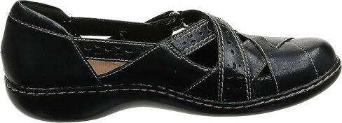 Clarks Women's Ashland Spin Q Slip-On Loafer in Saudi Arabia