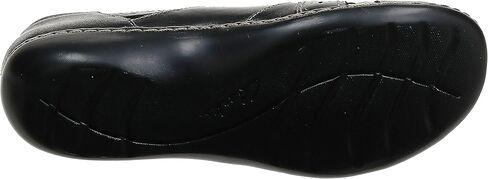 Clarks Women's Ashland Spin Q Slip-On Loafer in Saudi Arabia