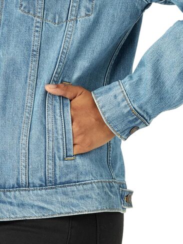 جاكيت جينز ميموري ميكر للنساء من Wrangler in Kuwait