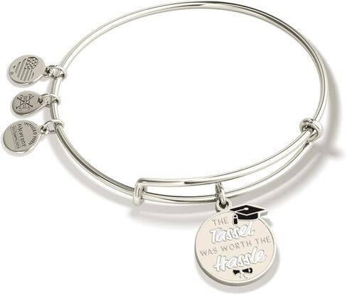 كلمات Alex وAni قوية، والشرابة تستحق سوار Hassel الساحر in Kuwait